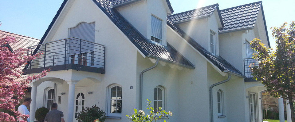 <a href="einfamilienhaeuser.htm">Einfamilienhäuser</a>
