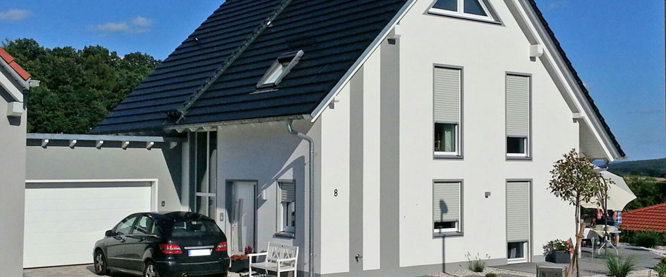 <a href="einfamilienhaeuser.htm">Einfamilienhäuser</a>